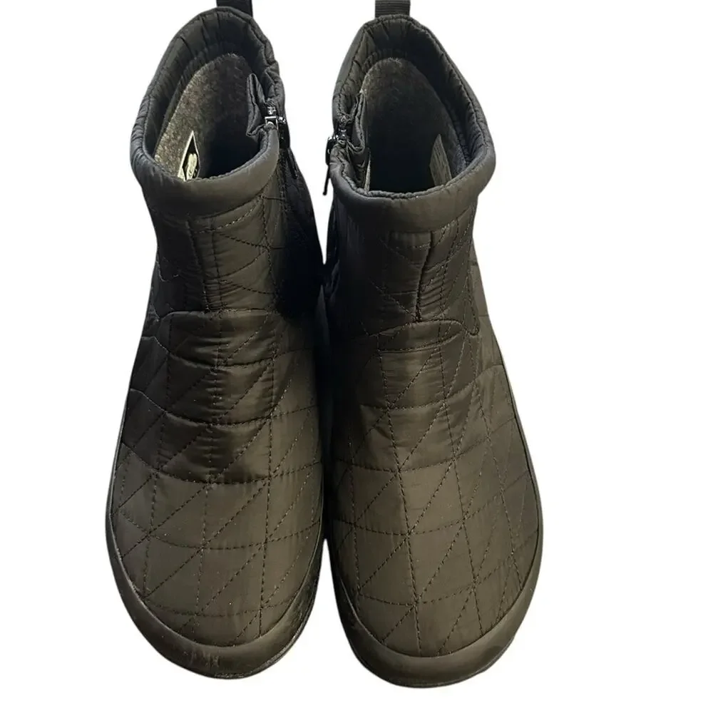 BOGS Snowday ll Black Quilted Short Boots Waterproof Size 7